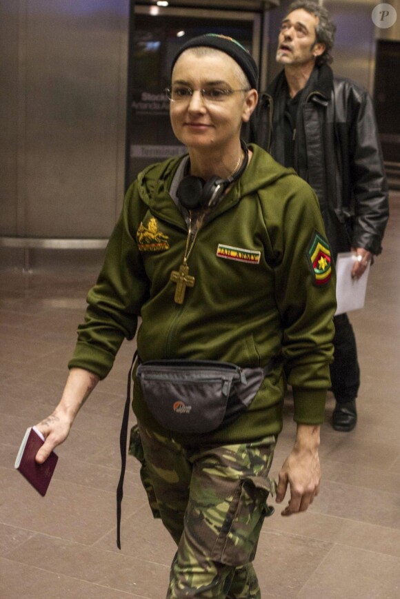 Sinéad O'Connor à l'aéroport de Stockholm, en Suède le 7 mars 2013.
