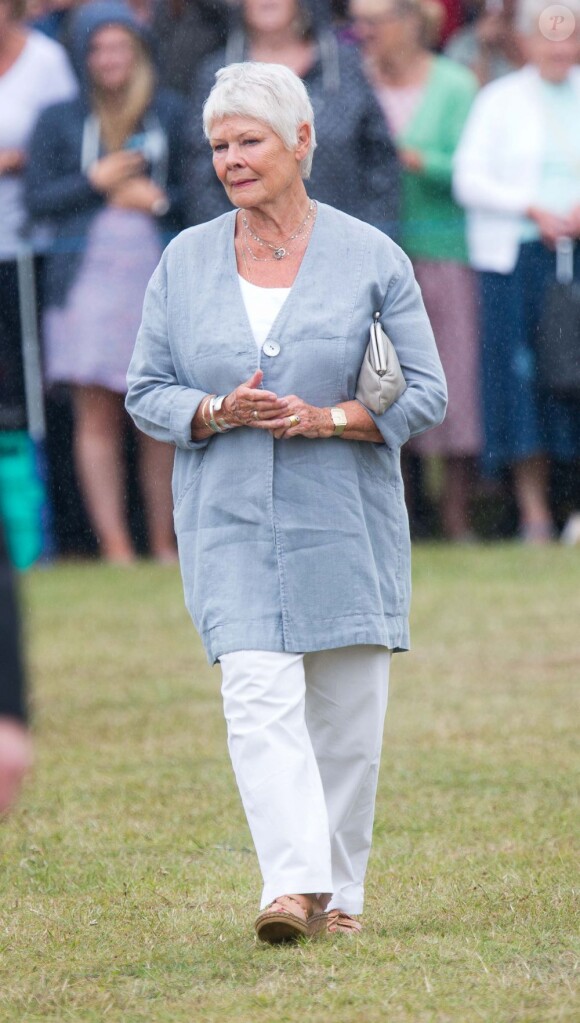 Dame Judi Dench au 132e Sandringham Flower Show, le 31 juillet 2013, sur le domaine royal dans le Norfolk.