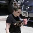 Khloe Kardashian sort de son cours de gym à Los Angeles, le 30 juillet 2013.