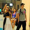 Paris Hilton arrive à Ibiza avec son compagnon, le 30 juillet 2013.