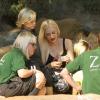 Gwen Stefani, son mari Gavin Rossdale et leurs deux enfants Kingston et Zuma (7 et 4 ans) se rendent au zoo de Londres, le 1er août 2013.