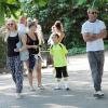 Gwen Stefani, Gavin Rossdale et leurs deux enfants Kingston et Zuma visitent le zoo de Londres, le 1er août 2013.