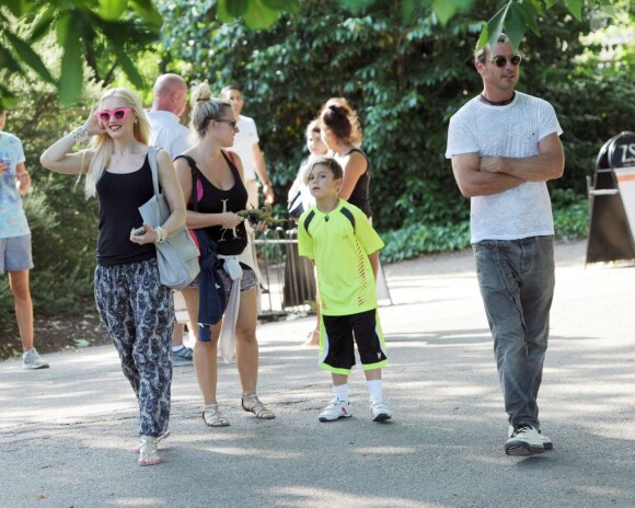 Gwen Stefani, Gavin Rossdale et leurs deux enfants Kingston et Zuma visitent le zoo de Londres, le 1er août 2013.