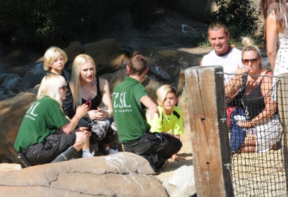 Gwen Stefani, Gavin Rossdale et leurs deux enfants Kingston et Zuma visitent le zoo de Londres, le 1er août 2013.
