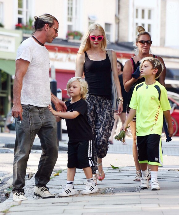 Gwen Stefani, Gavin Rossdale et leurs deux enfants à Londres, le 1er août 2013.