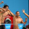 Camille Lacourt, Jérémy Stravius, Fabien Gilot et Giacomo Perez Dortona explosent de joie après avoir été sacré champion du monde du 4x100 m 4 nages au Palau Sant Jordi de Barcelone