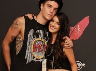 Shenae Grimes : Baisers endiablés sur tapis rouge avec son mari Josh Beech