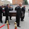 Le président Vladimir Poutine lors des obsèques du professeur de judo Anatoly Rakhlin à Saint-Pétersbourg le 9 août 2013.