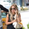 Ashley Tisdale et son fiancé Christopher French vont faire du shopping à New York, le 9 août 2013.