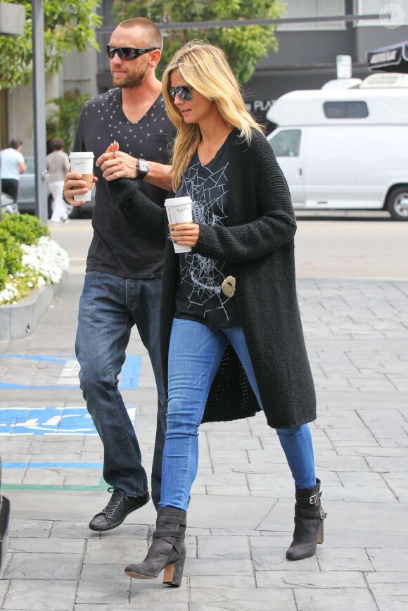 Heidi Klum et son chéri Martin Kirsten se promènent à Brentwood, le 10 août 2013.