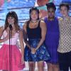 Lea Michele émue, Jenna Ushkowitz, Amber Riley et Kevin McHale aux Teen Choice Awards 2013 au Gibson Amphitheatre de Los Angeles, le 11 août 2013.