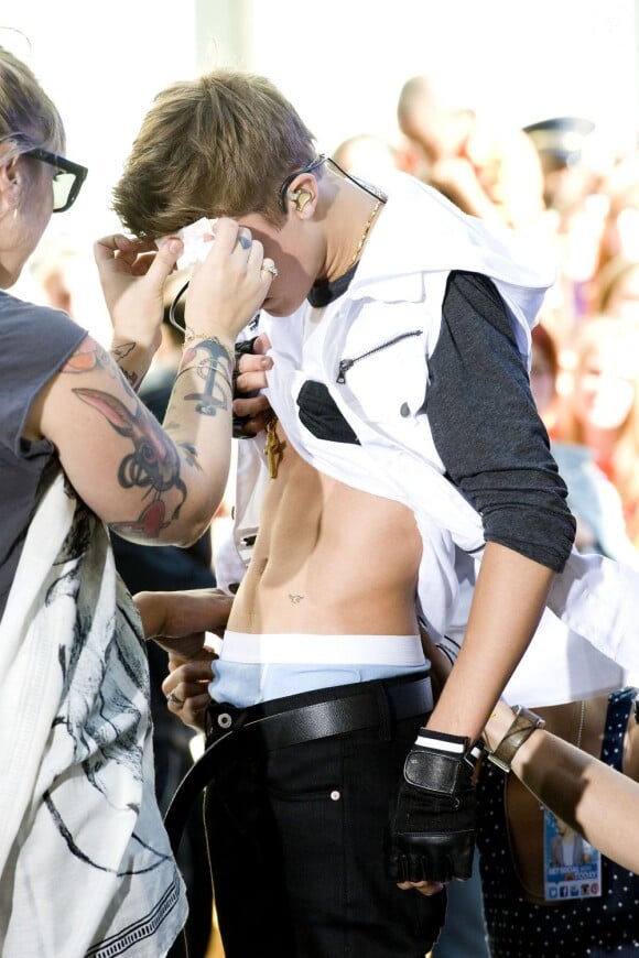Justin Bieber chante au Today Show à New York, le 15 juin 2012.