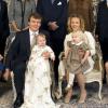 3 février 2007, photo de famille pour le baptême de la comtesse Zaria, seconde fille du prince Friso d'Orange-Nassau et de la princesse Mabel, qui tient sur ses genoux la comtesse Luana.