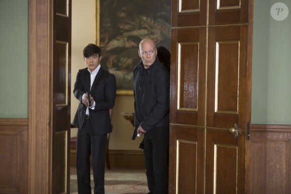 Byung-hun Lee et Bruce Willis dans Red 2.