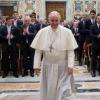 Le pape François rencontre l'équipe d'Italie et d'Argentine, la veille de leur match à Rome, au Vatican le 13 août 2013.