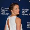 Amber Heard superbe en Osman au déjeuner de l'Association hollywoodienne de la presse étrangère (HFPA) à Beverly Hills, le 13 août 2013.