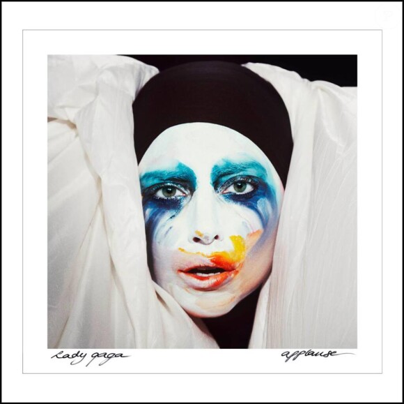 Lady Gaga photographiée par Inez et Vinoodh pour la jaquette de son single Applause.