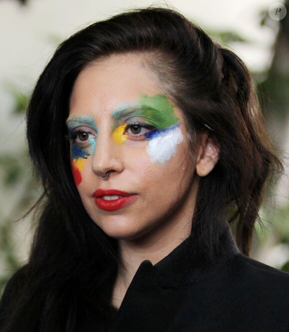 Lady Gaga, surprise à sa sortie de l'hôtel Chateau Marmont à Los Angeles. Le 14 août 2013.