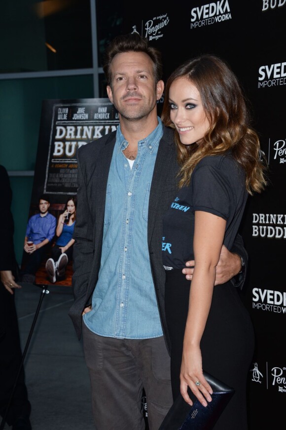 Jason Sudeikis et Olivia Wilde en couple pour la première de Drinking Buddies aux ArcLight Cinemas de Los Angeles, le 15 août 2013.
