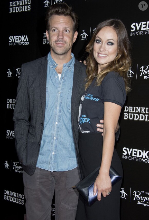 Jason Sudeikis et Olivia Wilde radieux à la première de Drinking Buddies aux ArcLight Cinemas de Los Angeles, le 15 août 2013.