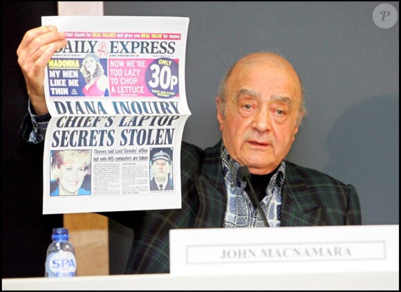 Mohamed Al-Fayed, père de Dodi, en conférence de presse en décembre 2006. Il a toujours soutenu la thèse de l'assassinat.