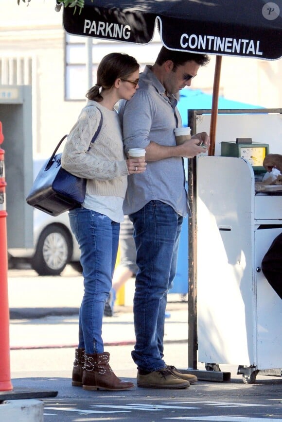 Jennifer Garner et son mari Ben Affleck se sont rendus chez le médecin à Santa Monica avant d'aller déjeuner en amoureux, le 17 août 2013 - L'actrice serait-elle enceinte ? 
