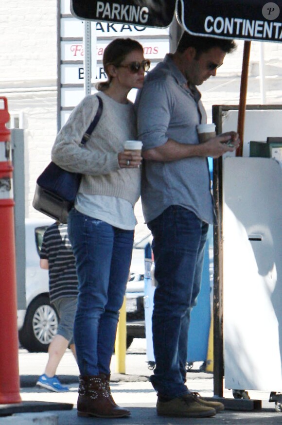 Jennifer Garner et son mari Ben Affleck se sont rendus chez le médecin à Santa Monica avant d'aller déjeuner tous les deux sans les enfants, le 17 août 2013
