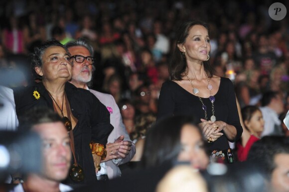 Isabel Preysler pendant un concert de son fils Enrique Iglesias en concert lors du Festival Starlite à Marbella, le 17 août 2013.