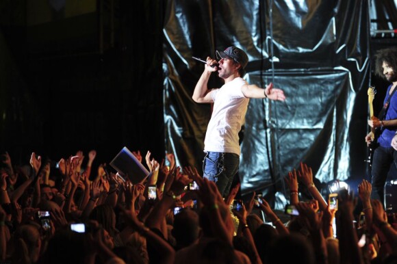 Enrique Iglesias en concert lors du festival Starlite à Marbella, le 17 août 2013.