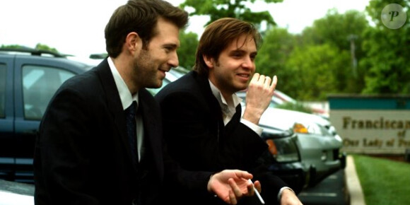 Jacob Fishel (à gauche) et Aaron Stanford dans le film "How I Got Lost", 2009.