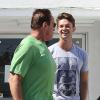 Exclusif - Arnold Schwarzenegger et son fils Patrick déjeunent dans le quartier de Brentwood à Los Angeles, le 16 aout 2013.