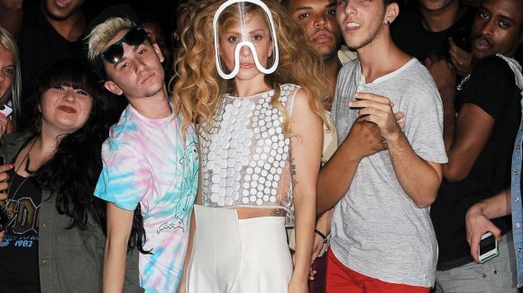 Lady Gaga : La bête de mode poursuit son défilé, suspense avant les MTV VMAs