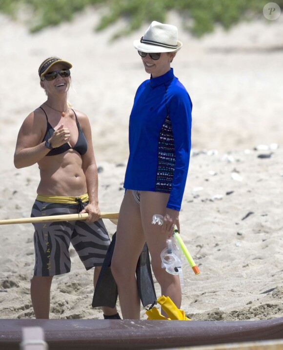 Exclusif - Charlize Theron en vacances à Hawaï, le 13 août 2013.
