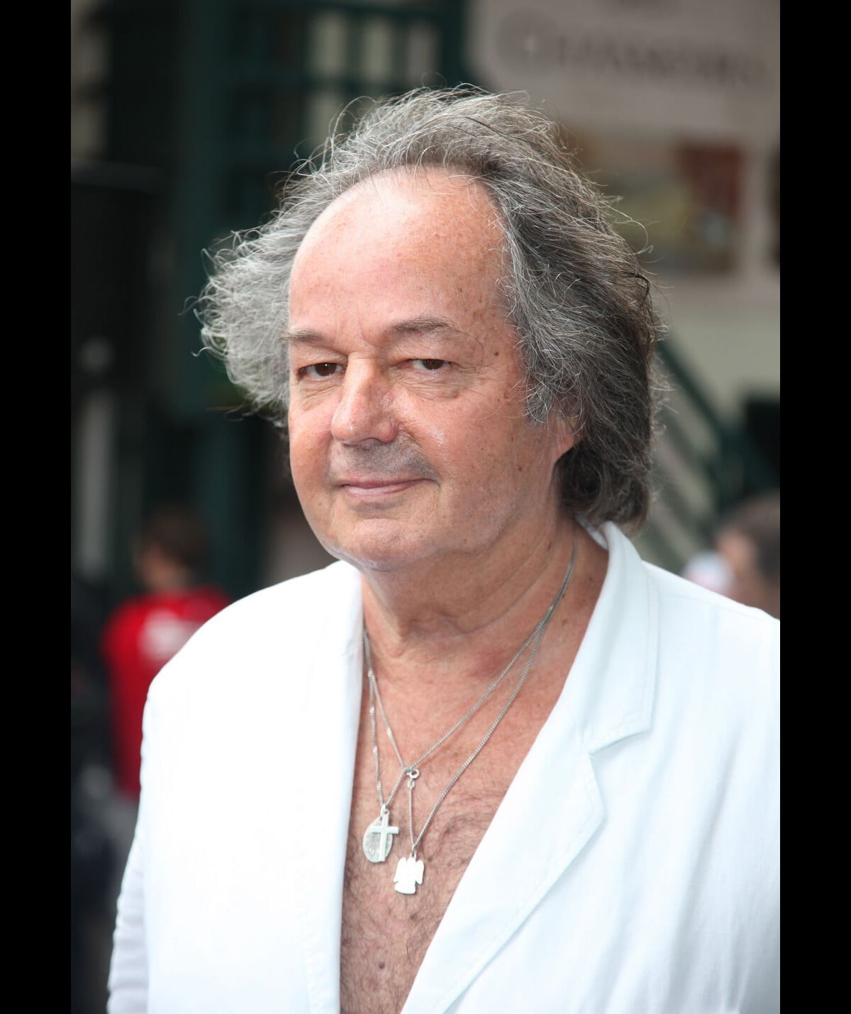 Photo Gonzague SaintBris en dédicaces lors de la 18e Forêt des