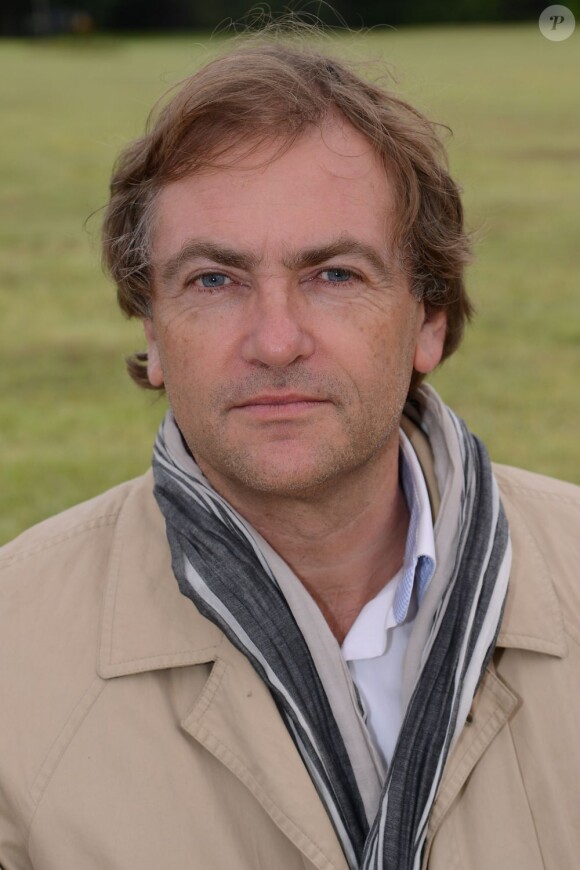 Didier Van Cauvelaert en dédicaces lors de la 18e Forêt des livres, à Chanceaux-Près-Loches, le 25 août 2013.