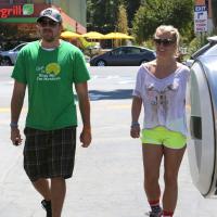 Britney Spears : Amoureuse, elle profite de son boyfriend loin des MTV VMA...