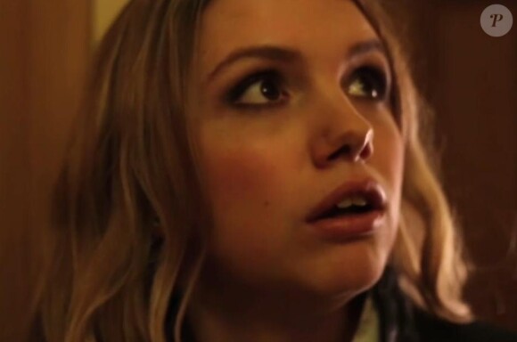 Hannah Murray (vue dans les séries Skins our Games of Thrones) s'est prêtée au jeu du clip pour le remix de Your Cover's Blown, de Belle and Sebastian.