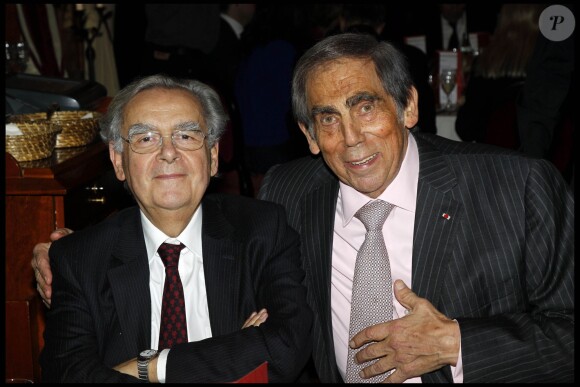 Bernard Pivot et Pierre Huth en novembre 2011 à Paris. 