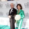 La reine Silvia de Suède n'est pas passée inaperçue dans son tailleur menthe, à son arrivée avec le roi Carl XVI Gustaf pour la cérémonie de remise du Polar Music Prize 2013 à Youssou N'Dour et Kaija Saariaho, le 27 août 2013 à Stockholm