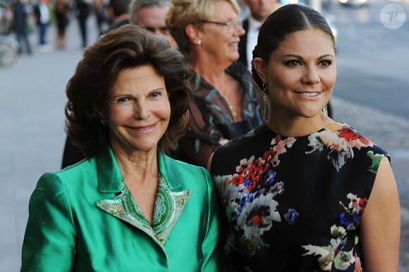 La princesse Victoria et sa mère la reine Silvia de Suède à la cérémonie de remise du Polar Music Prize 2013 à Youssou N'Dour et Kaija Saariaho, le 27 août 2013 à Stockholm