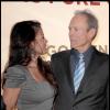 Clint Eastwood et Dina à la première du film Invictus à Londres, le 31 janvier 2010.