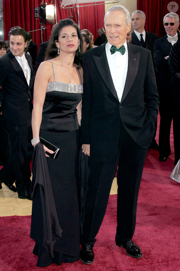 Clint Eastwood et Dina à Los Angeles, le 27 février 2005.