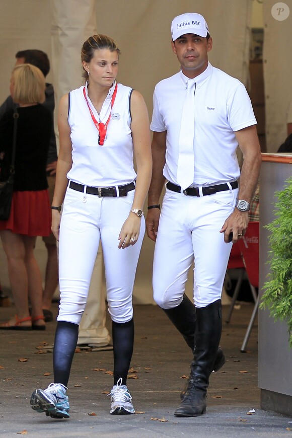 Athina Onassis et son mari Alvaro de Miranda Neto prenaient part au Jumping de Gijon et se sont montrés complices et détendus le 28 août 2013.