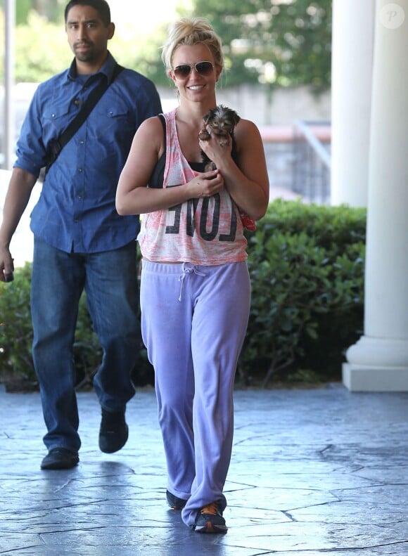 Britney Spears sur le chemin de son studio de danse à Los Angeles, le 30 août 2013.