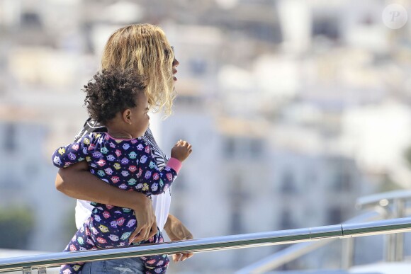 Beyoncé et sa fille Blue Ivy en vacances a Ibiza, le 1er septembre 2013.