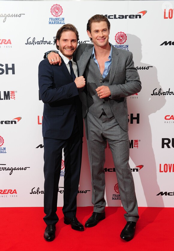 Daniel Brühl et Chris Hemsworth lors de l'avant-première du film Rush à Londres le 2 septembre 2013