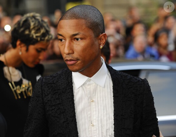 Pharrell Williams sur le tapis rouge des GQ Men of the Year Awards à Londres, le 3 septembre 2013.