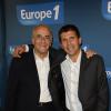 Jean-Pierre Elkabbach et Thomas Sotto lors de la conférence de presse de rentrée d'Europe 1 à la Maison de la Mutualité à Paris, le 4 septembre 2013