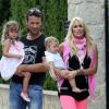Exclusif - L'ancien joueur de tennis espagnol Carlos Moya fête ses 37 ans avec sa femme Carolina Cerezuela et leurs deux enfants à Majorque en Espagne le 27 août 2013.