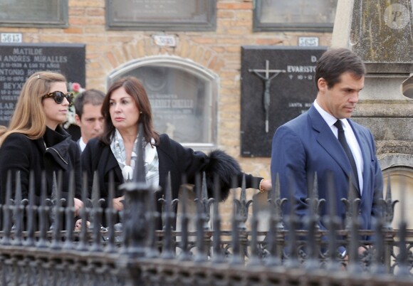 Louis de Bourbon était entouré de son épouse Maria Margarita et de sa mère Carmen Martinez-Bordiu lors des obsèques de Frederick Trenor à Valence le 6 novembre 2012.